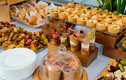 Чим фуршет відрізняється від шведського столу Чим фуршет відрізняється від шведського столу