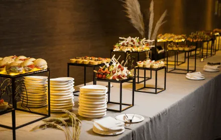 Чому фуршет кращий за банкет, що таке фуршет, особливості проведення банкету